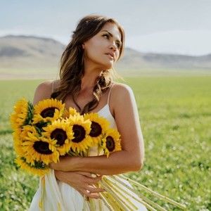 Meet your Posher, Maya